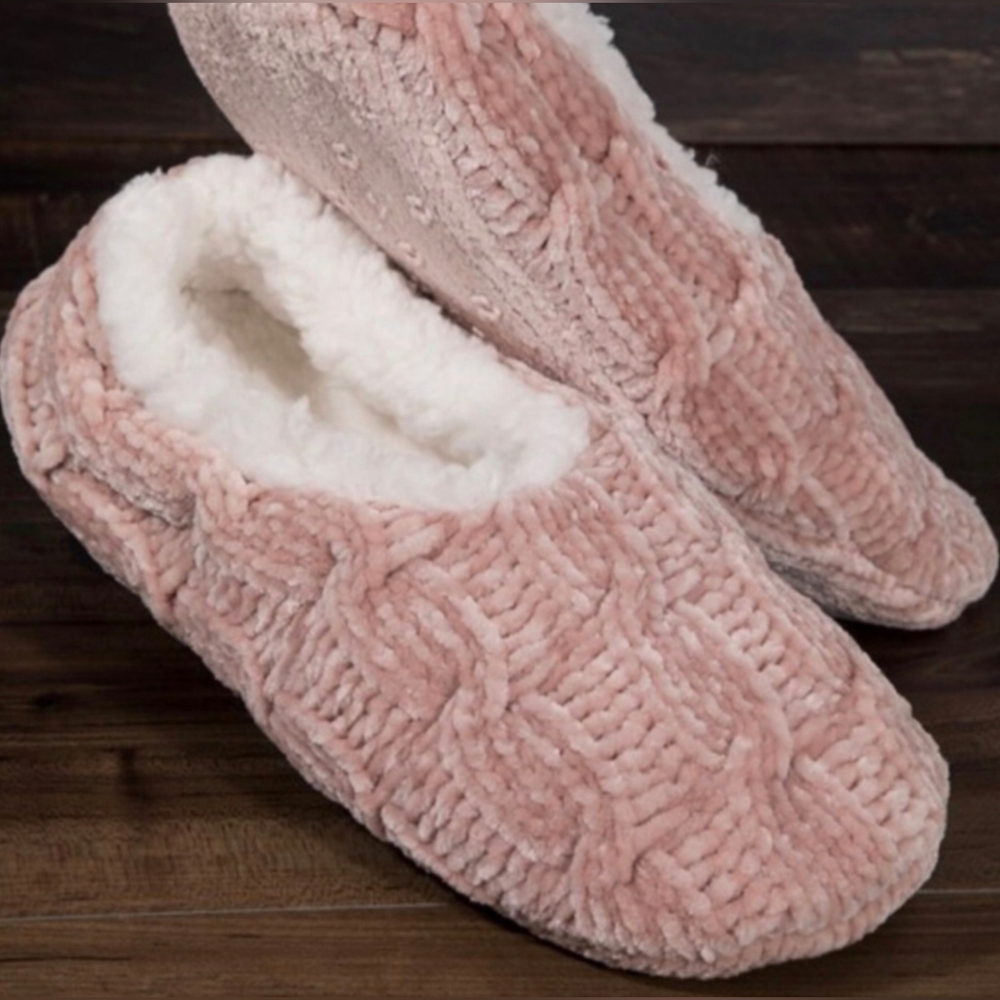 LAST Pair! Cozy Comfy Sherpa Lined Slippers w/Anti-slip Grip Bottoms